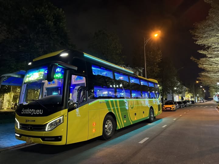 Xe bus Luang Prabang Lào