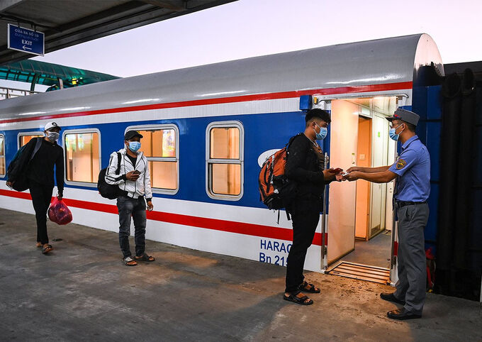 Chính sách giá vé, đổi trả vé tàu áp dụng với vé tập thể tàu Hà Nội-Lào Cai