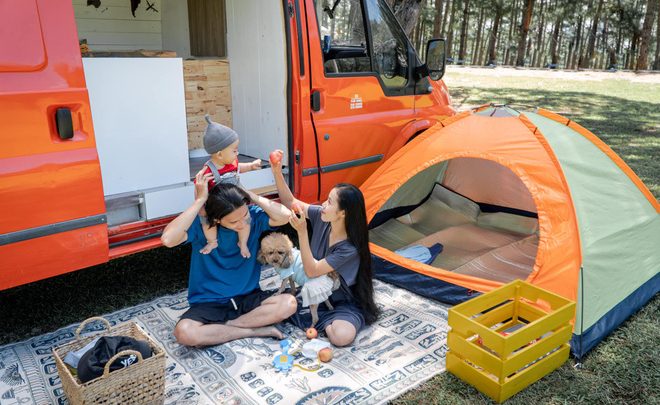 Cặp đôi chi 500 triệu làm nhà di động Mobihome, xuyên Việt 3 tháng hưởng trăng mật